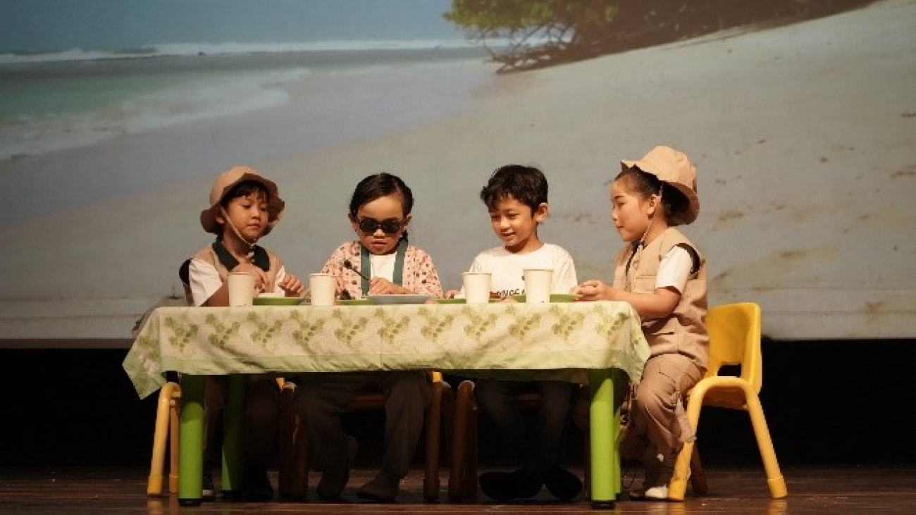 TK-BM-400-Sukses-Pentaskan-Journey-Through-Indonesia-1