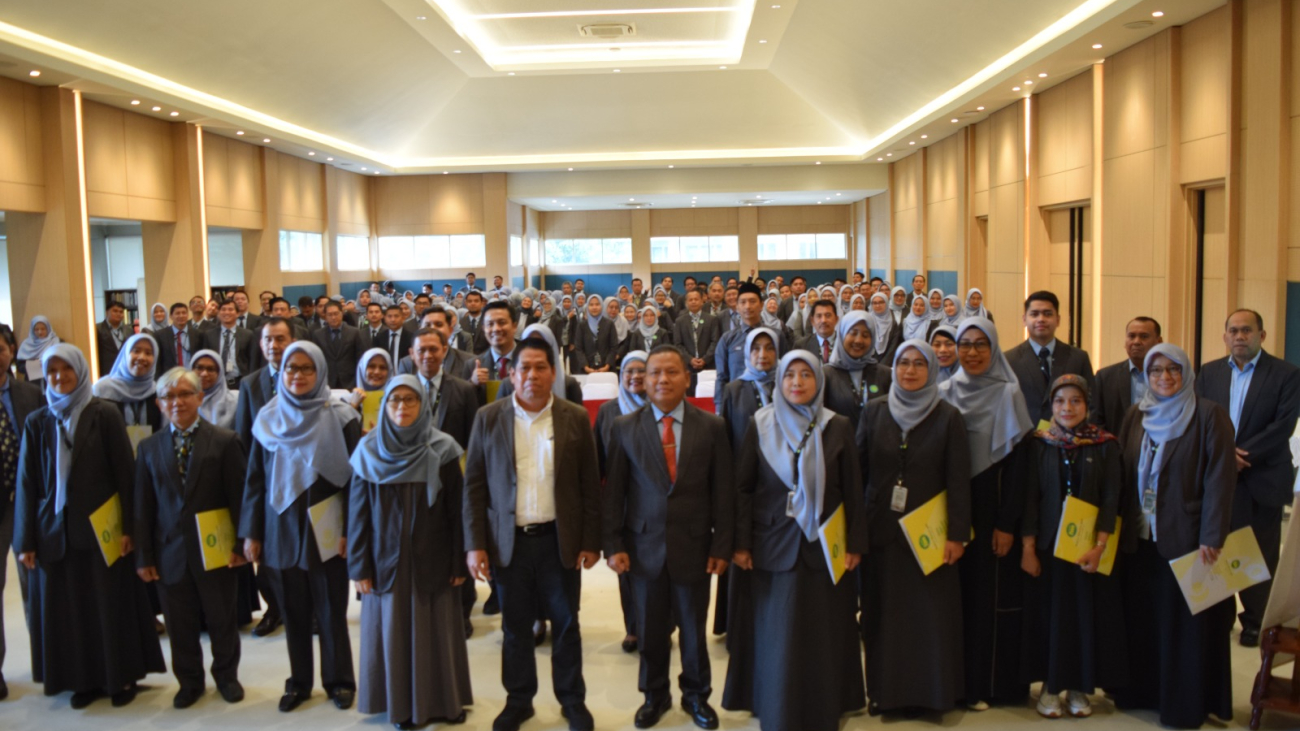 Town Hall Meeting 2025 BM 400 Soroti Kepemimpinan Transformatif Berbasis Nasionalisme-1