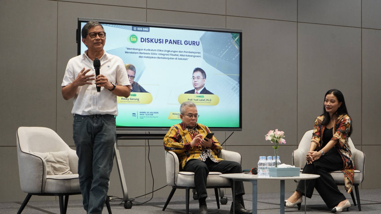 Rocky Gerung Setiap Pohon adalah Sungai